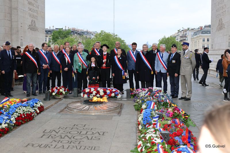 Ravivage de la Flamme, Arc de Triomphe le 8 mai 2024