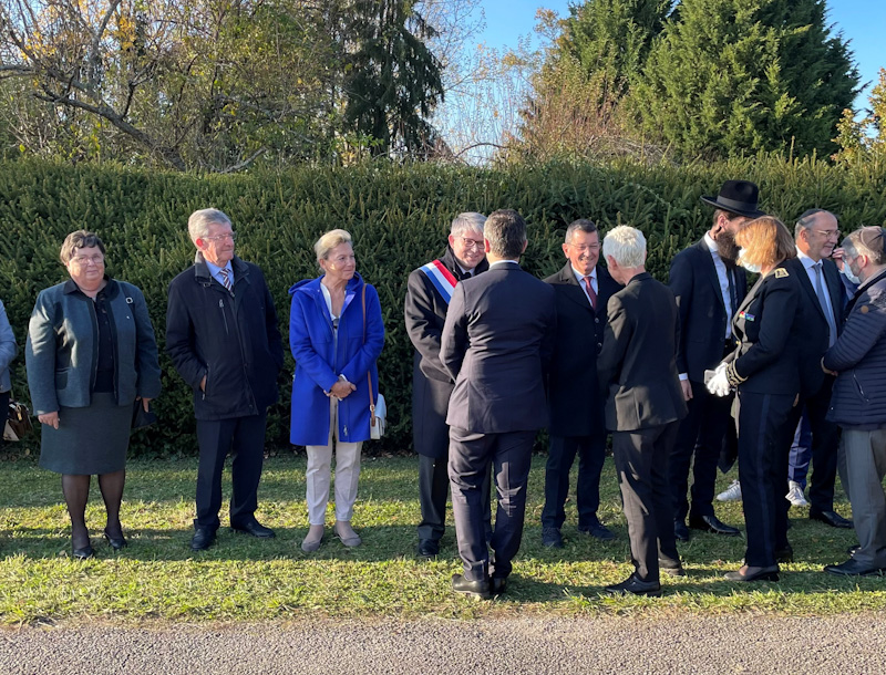 Accueil républicain au cimetière juif de Sarre-Union en présence du ministre de l'intérieur le 28.10.21